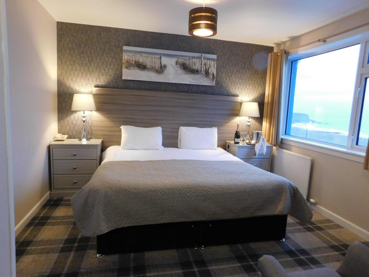 Bay Hotel Cullen